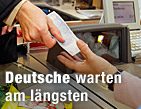 &Ouml;sterreicher warten 2,7 Minuten / &copy;Bild: AP/Daniel Roland