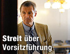 "Tendenzi&ouml;s" vs. "Politshow" / &copy;Bild: APA/Helmut Fohringer