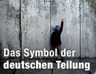 Der "antifaschistische Schutzwall" / &copy;Bild: AP/Markus Schreiber